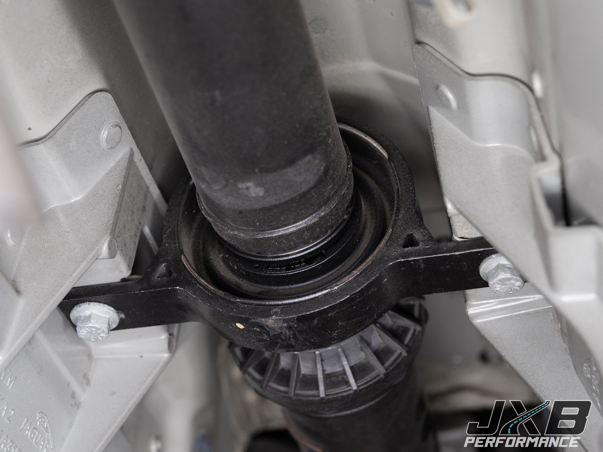 Jaguar F-Pace (X761) with 3.0/5.0 Driveshaft Center Support